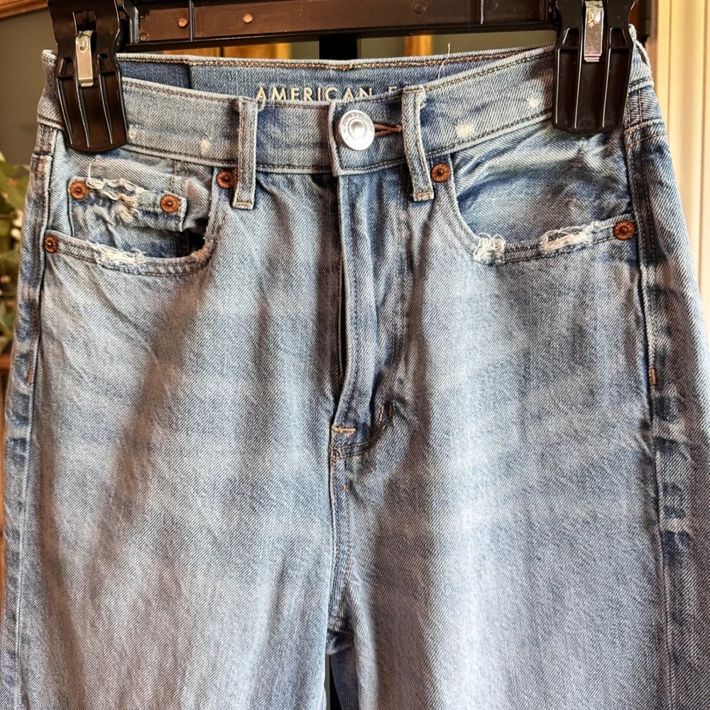 American Eagle Baggy Jean Women Light Wash Distressed High Rise Denim 000 Short